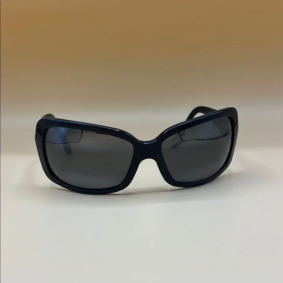 Used - Maui Jim MJ201-02 Black / Grey 
Sunglasses - Picture 4 of 13